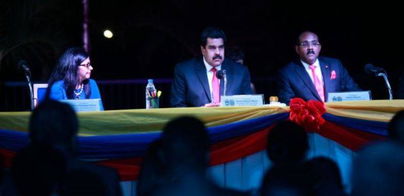 El presidente de la República, Nicolás Maduro con su homólogo Gaston Browne. Foto Prensa Presidencial
