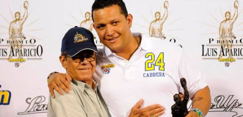 Miguel Cabrera volvio a acaparar la estatuilla que honra al único venezolano en Cooperstown al ganar por quinta vez el premio en la historia