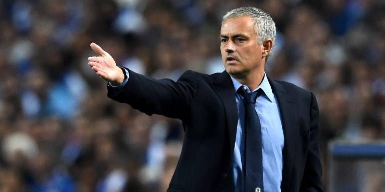 La FA acusó este lunes al técnico del Chelsea, el portugués José Mourinho, de "conducta impropia" por los comentarios que hizo sobre los árbitros
