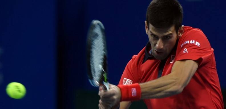 El serbio Novak Djokovic, número uno del mundo, derrotó al estadounidense John Isner por un doble 6-2, en un partido que no duró ni una hora