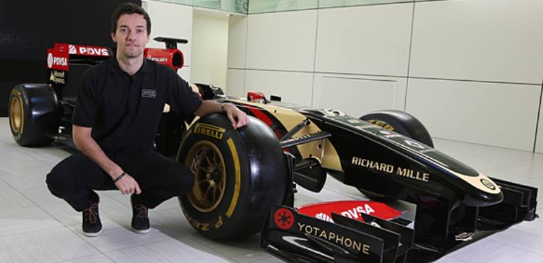 Lotus donde compite el venezolano Pastor Maldonado confirmó que el británico Jolyon Palmer será ascendido a piloto titular del equipo el próximo el año.