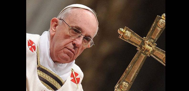 Papa lamenta filtraciones en el Vaticano, dice reformas seguirán adelante