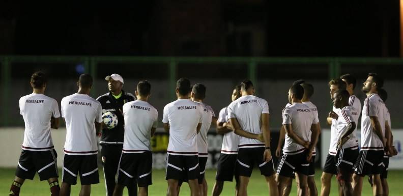 El seleccionador nacional Noel Sanvicente, junto a su cuerpo técnico, hizo pública este lunes la convocatoria para los partidos ante Bolivia y Ecuador