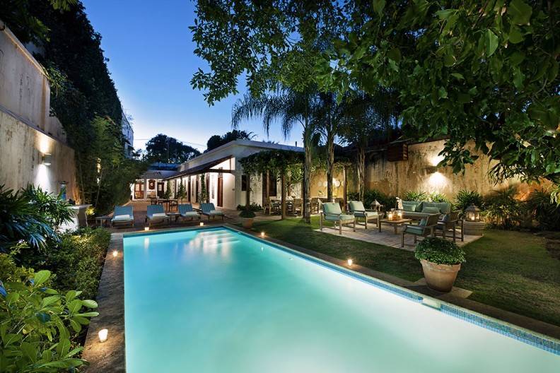 En La Casa de los Mapas, la piscina del patio es el lugar fabuloso/ Foto: Casa de XVI
