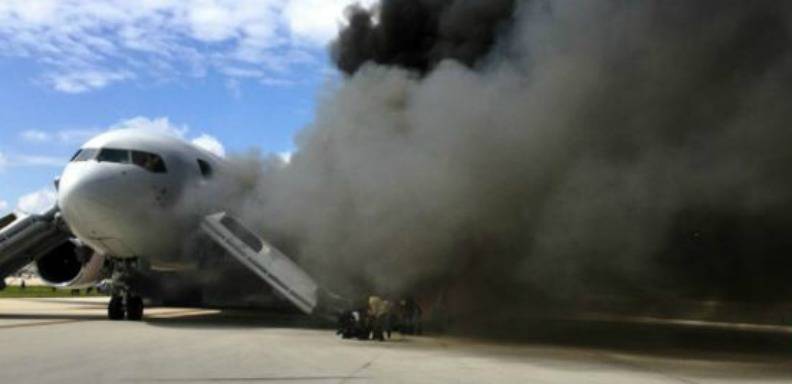 El incendio se registró a las 12:30 hora local en el Aeropuerto Internacional de Fort Laurderdale