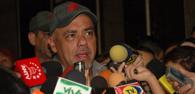 Jorge Rodríguez, alcalde de Libertador, aseguró Luis Manuel Díaz, quien resultó muerto el miércoles durante un acto político, pertenecía a una banda llamada "Los Plateados"