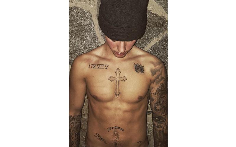 Bieber quiso lucir en Instagram su nuevo tatuaje
