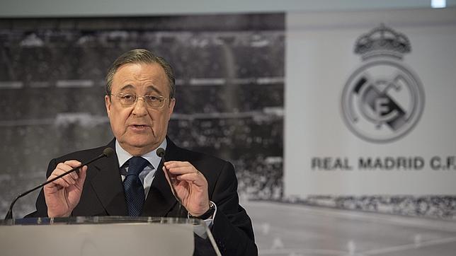 El presidente del Real Madrid pidió dejar trabajar al técnico español "que seguro vendrán los triunfos"