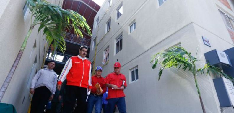 El presidente Maduro entregó viviendas en el estado Yaracuy/ Foto: @PresidencialVen