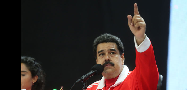 Maduro advirtió que la revolución pasará "a otra etapa" si la oposición gana las parlamentarias del domingo