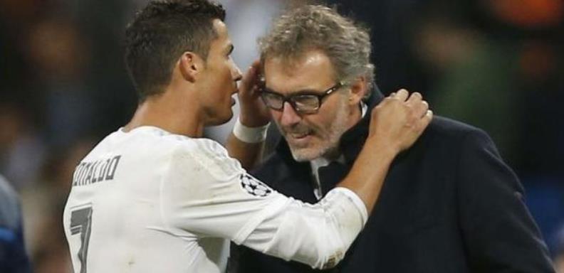 El delantero del Real Madrid Cristiano Ronaldo susurró durante el partido de Liga de Campeones del martes pasado al oído del entrenador del PSG
