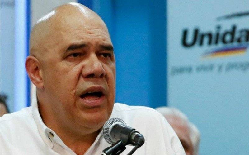 El secretario de la MUD, Jesús "Chúo" Torrealba anunció que este martes la oposición dará a conocer las medidas de calle que adoptará en los próximos días
