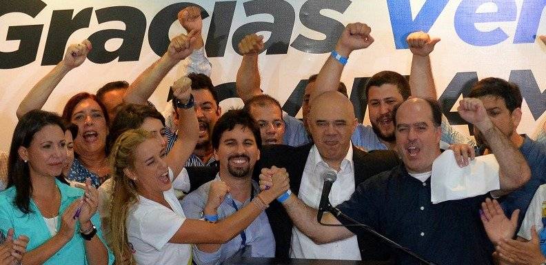 Los políticos de oposición expresaron su agradecimiento al secretario Luis Almagro por iniciar el proceso de activación del mecanismo para "restablecer la democracia en Venezuela"