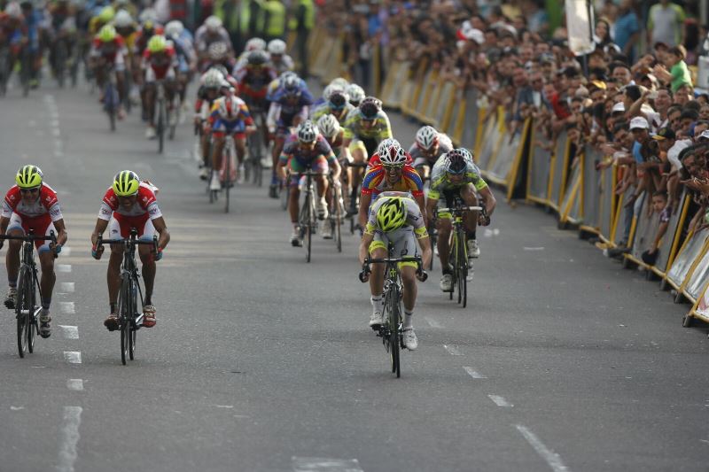 El ciclista terminó el recorrido de 130,3 kilómetros entre las localidades de San Juan de Colón hasta La Fría en 2 horas, 53 minutos y 2 segundos