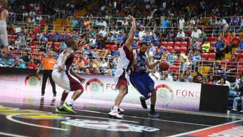 Marinos, Cocodrilos, Guaiqueríes y Panteras lograron sendos triunfos en la reanudación del baloncesto criollo