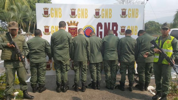 Seis efectivos de la Fuerza Armada Nacional fueron detenidos cuando transportaban 400 kilogramos de cocaína en un camión de la institución.