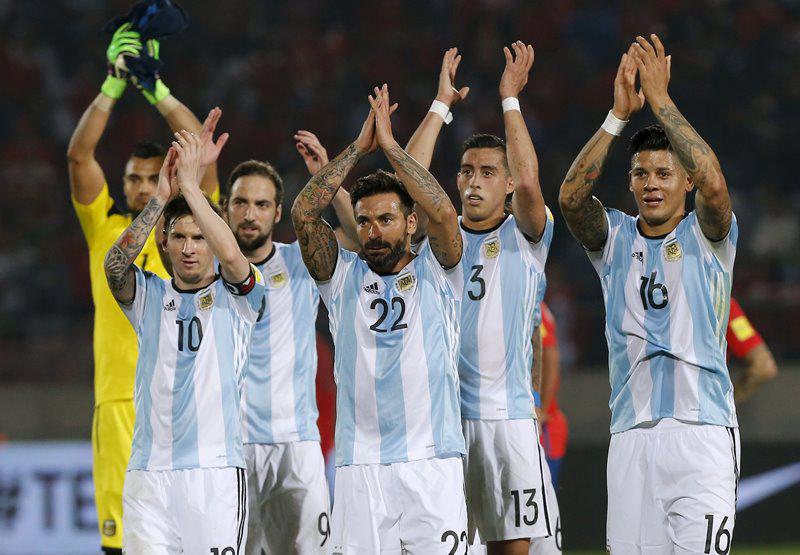 Ángel Di María y Gabriel Mercado fijaron la remontada de Argentina por 1-2 en Santiago en la quinta fecha de las eliminatorias del Mundial de Rusia.