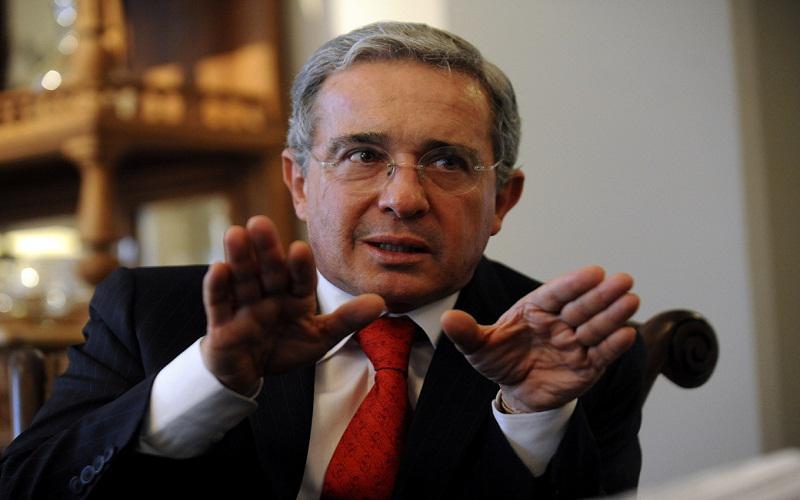 Uribe dice que anunciar fin de conflicto lleva a colombianos a falsa ilusión