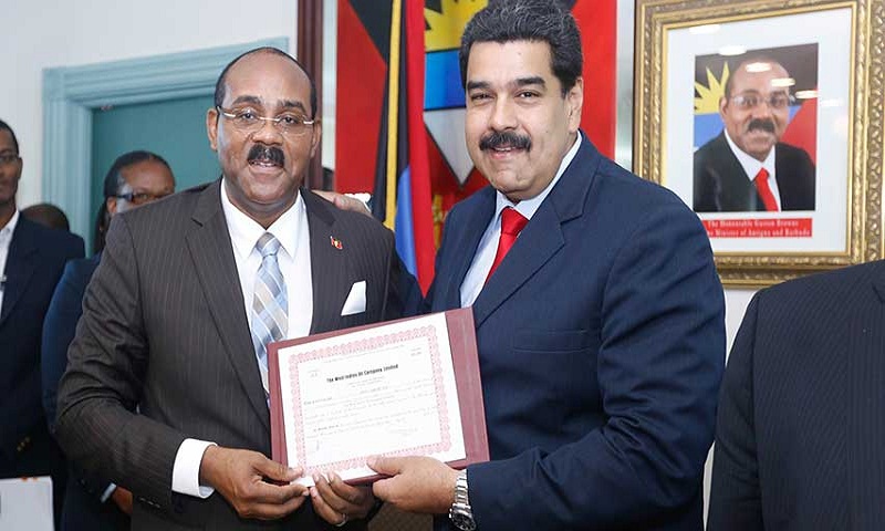 El primer ministro de Antigua y Barbuda, Gaston Browne, planteó este sábado al presidente venezolano, Nicolás Maduro, que mantenga la ayuda de Petrocaribe
