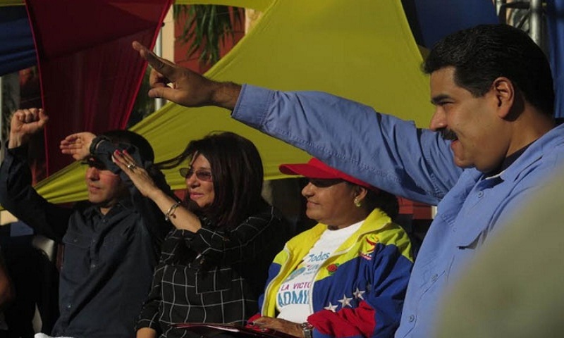 El presidente de la República, Nicolás Maduro, se incorpora la tarde de este martes al acto de las mujeres venezolanas