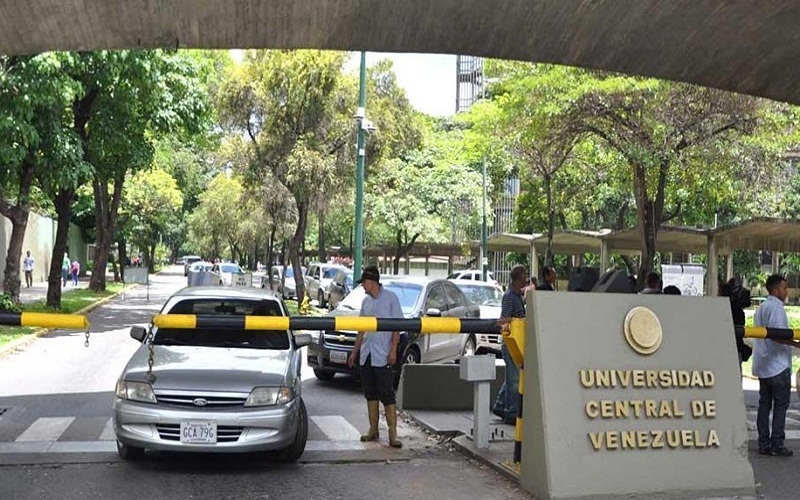 Víctor Márquez, presidente de la Asociación de Profesores de la Universidad Central de Venezuela, advirtió un posible cierre técnico de la máxima casa de estudios ante la falta de recursos