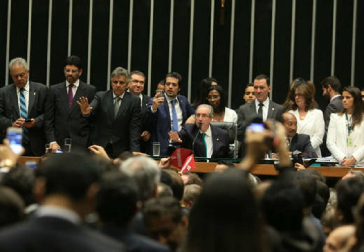 La Cámara Baja del Congreso de Brasil puso en marcha el jueves un proceso de juicio político contra la presidenta Dilma Rousseff