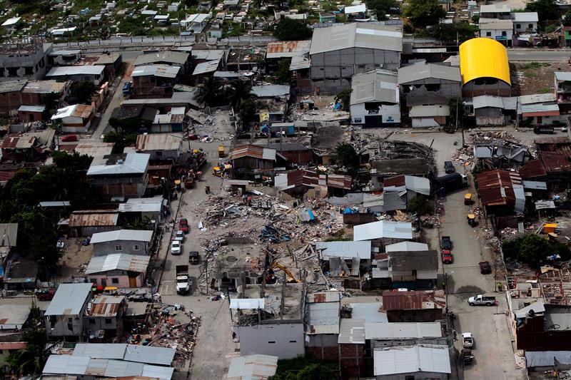 El presidente de Ecuador, Rafael Correa, dijo que prepara la venta de otros activos productivos como parte de un paquete de acciones para obtener liquidez y financiar la reconstrucción de zonas afectadas