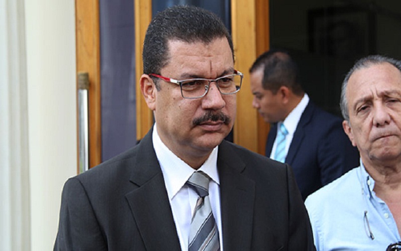 El diputado Simón Calzadilla, segundo vicepresidente de la Asamblea Nacional, rechazó la decisión del Tribunal Supremo de Justicia (TSJ) que declaró inconstitucional la Reforma de la Ley del Banco Central de Venezuela