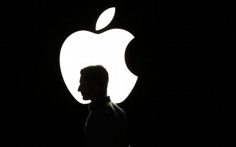 Snowden: "el iPhone podría ser víctima de un ataque masivo"