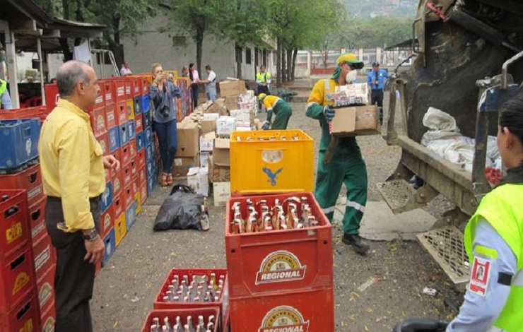 Este viernes fueron decomisadas 5 toneladas de pollo en Norte de Santander (Colombia) provenientes de Venezuela y destinadas al contrabando, así lo informó el secretario de Hacienda de Cúcuta Martín Alfonso Martínez