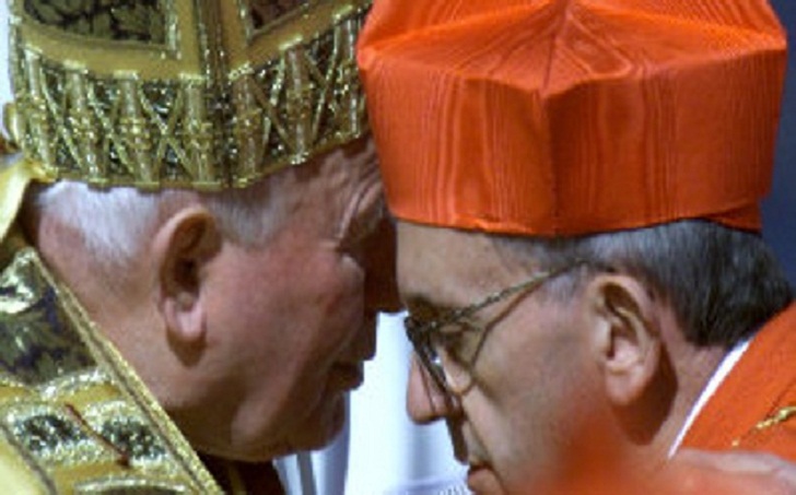 San Juan Pablo II fue el gran promotor de la devoción a la Divina Misericordia y el Papa Francisco lo recordará esta noche en la plaza de San Pedro