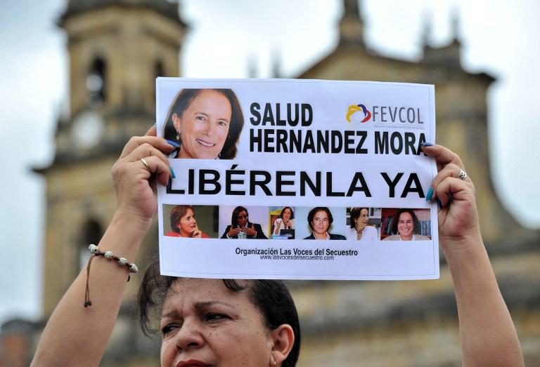 Por su parte, el presidente colombiano, Juan Manuel Santos, dijo que, según informaciones, Hernández está con el ELN en un trabajo relacionado con su profesión
