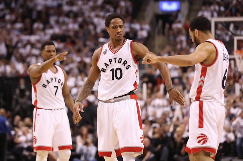 La combinación encestadora del base y el escolta permitieron a los Raptors de Toronto vencer por 105-99 a los Cavaliers de Cleveland / Foto: Reuters