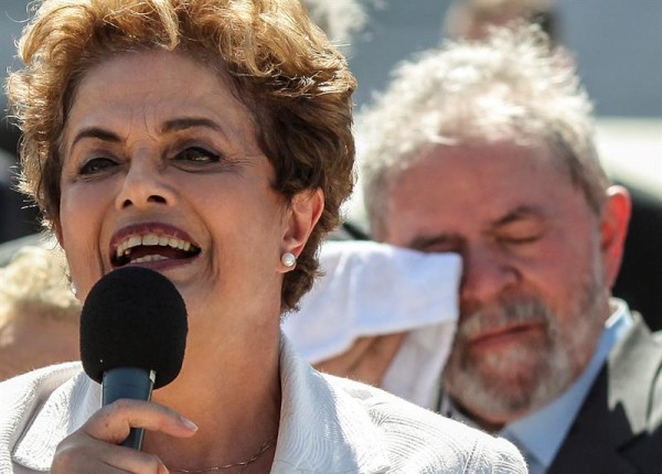 Dilma Rousseff abandona el palacio presidencia Foto EFE