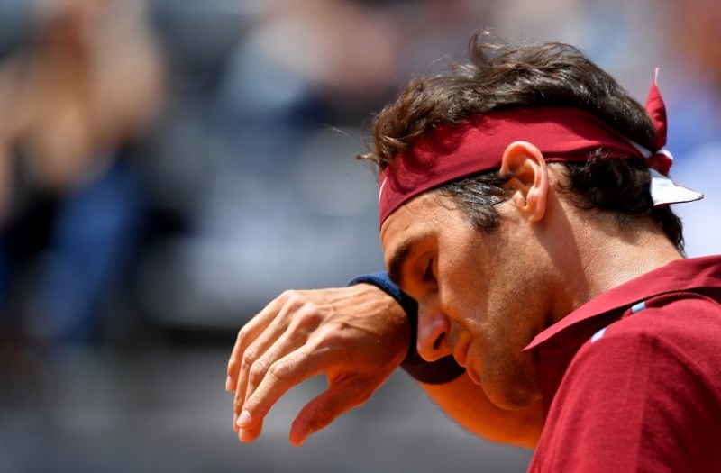 El suizo argumenta un fuerte dolor en la espalda que lo imposibilita a competir en el segundo Grand Slam del año