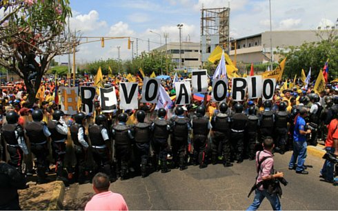 marcha de estudiantes, referendo revocatorio / Foto: Twitter @luisaugusto681