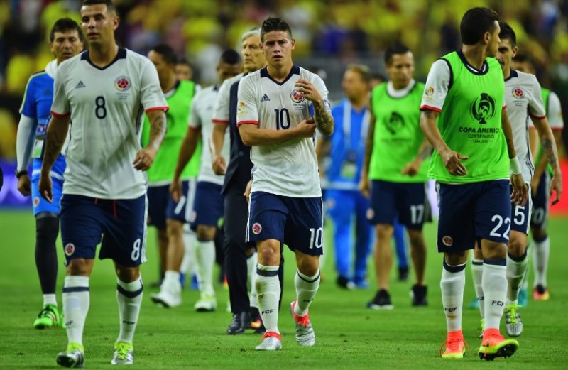 Colombia desaprovechó la oportunidad de ganar el Grupo A de la Copa América Centenario al perder 3-1 con la eliminada Costa Rica este sábado en Houston