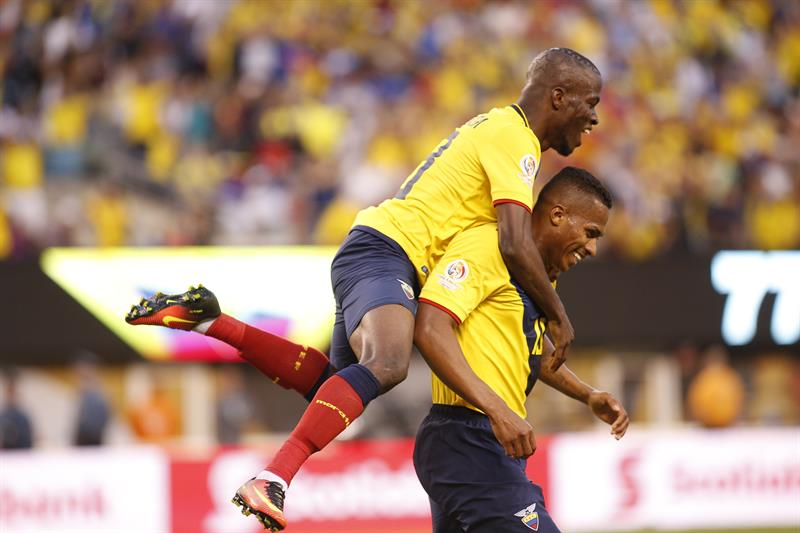 Ecuador derrotó a Haití con un contundente 4-0 y, sin esperar al resultado del Brasil-Perú, se clasificó para los cuartos de final de la Copa América por primera vez desde 1997