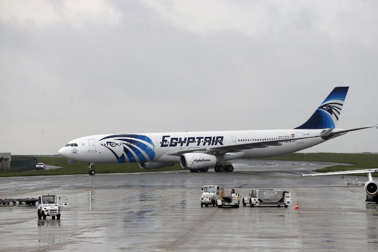 Comienzan a analizar las cajas negras del avión EgyptAir