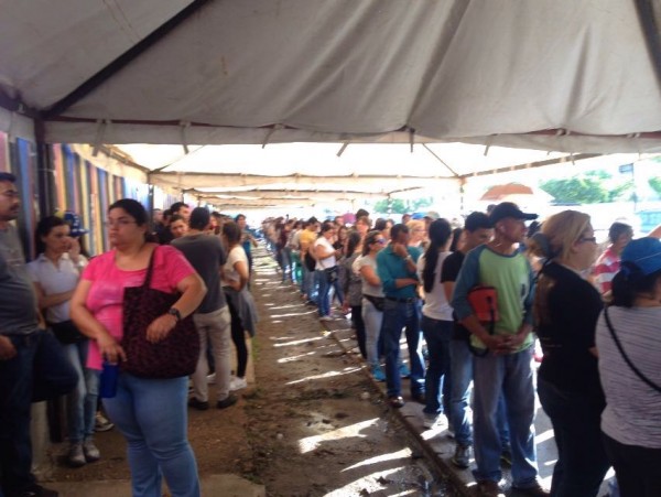 Los asistentes percibieron más personas el segundo día del proceso / Foto: Ysamira Salazar