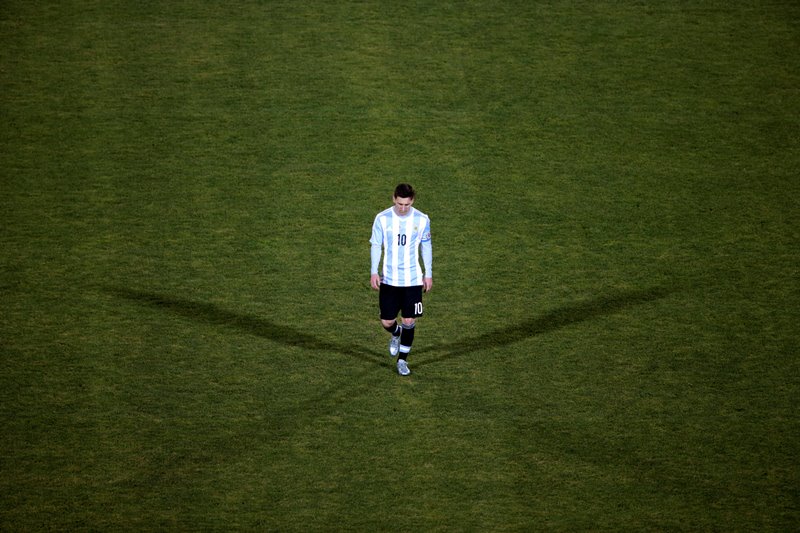 El adiós de Messi puede desencadenar una reacción en cadena, según palabras de Sergio "Kun" Agüero, y provocar que otros veteranos de la selección también den la espalda al equipo.
