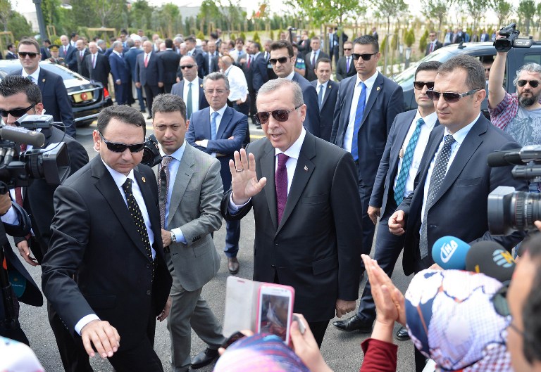 Internautas preocupados por la integración de los sirios en Turquía, estiman que ésta es una "maniobra" de Erdogan para tener registrados a cientos de miles de nuevos electores/ Foto: AFP