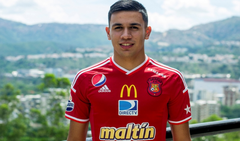 El Caracas FC anunció la llegada del juvenil Ronaldo Chacón proveniente del Deportivo Táchira como nuevo refuerzo de cara al torneo Clausura y la Copa Venezuela