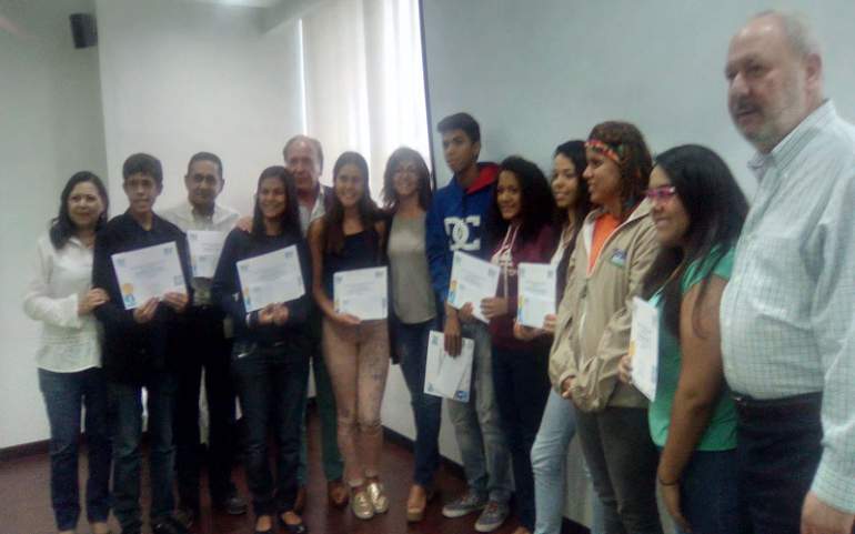 Fundación Seguros Venezuela realizó entrega de becas de estudio