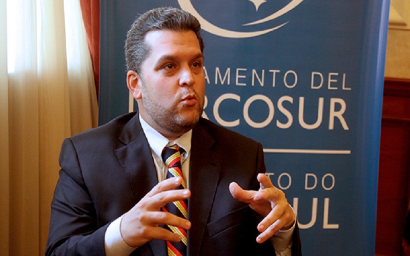 Admitió que la presidencia de Mercosur es rotativa cada seis meses, pero recordó que en el bloque comercial existen obligaciones que cumplir y otras normas que considerar