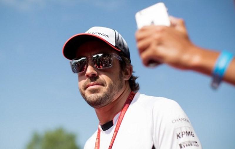 El español Fernando Alonso (McLaren-Honda) declaró este miércoles que "en cinco, diez o veinte años, los coches de calle llevarán asuntos relacionados con la seguridad como los que llevan los F1"