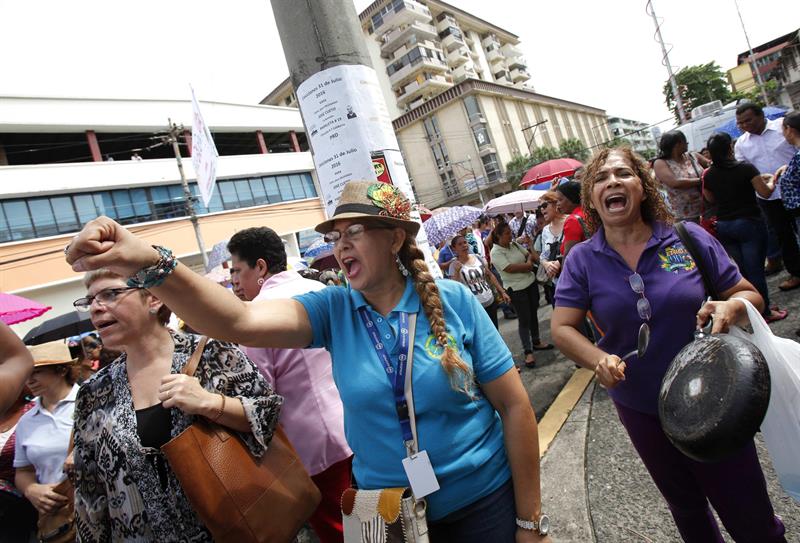 Portavoces de los gremios docentes aseveraron que más de 12.000 educadores participaron en las diferentes manifestaciones en toda Panamá