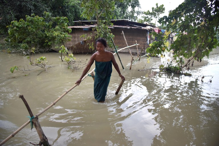 Las inundaciones causadas durante varios días de lluvias monzónicas en India dejaron más de 50 fallecidos en el este del país en esta semana