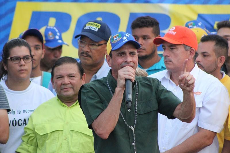 Capriles recordó que el próximo lunes 26 de septiembre, la MUD informará al país las decisiones que acuerden sobre el anuncio del CNE sobre el RR