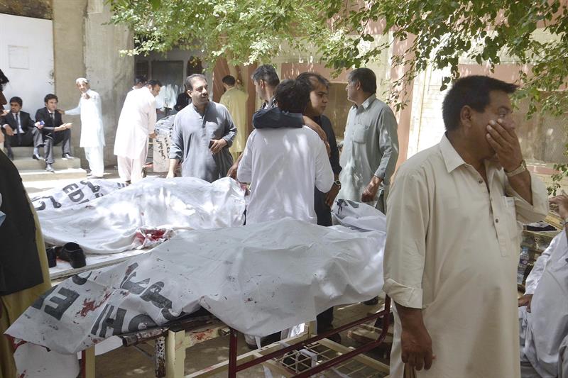 Atentado suicida dejo 63 muertos en un hospital de Pakistan